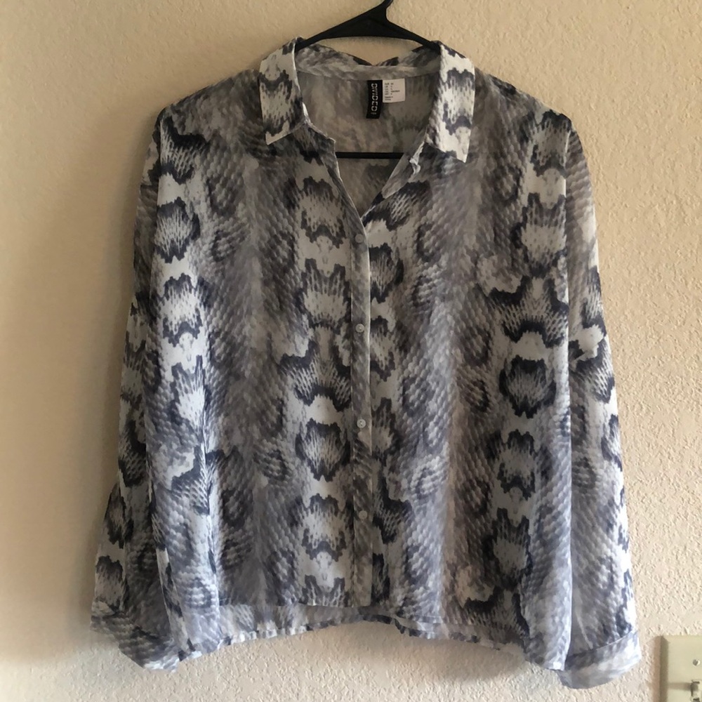 Crop button up